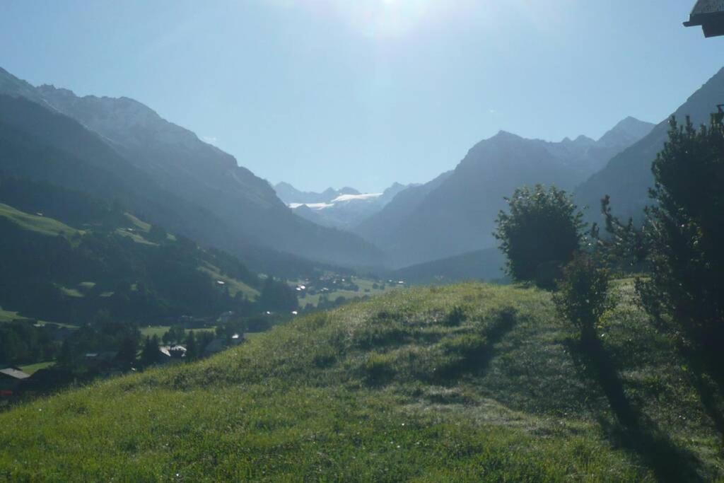 Appartement In Hus Signal Met Prachtig Uitzicht Op De Bergen Klosters-Serneus Exterior foto